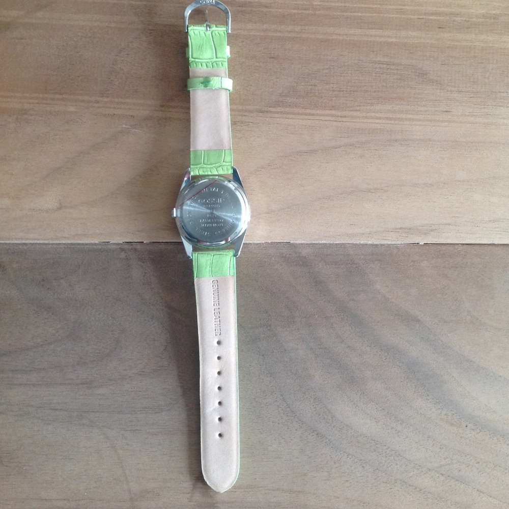 Green Gossip Watch - Picture 2 of 3